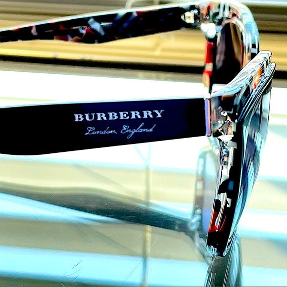 New Burberry Sunglasses - Picture 4 of 13
